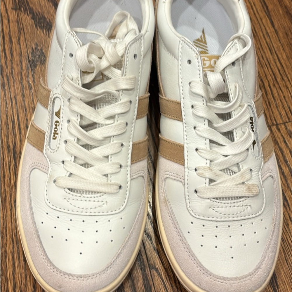 Gola Low-Top Sneakers in White and Tan